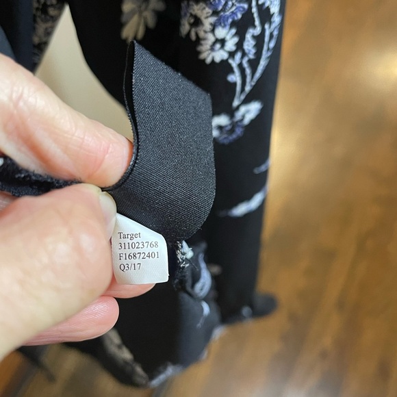 Who What Wear Sheer Black Floral Women’s Shirt - Picture 7 of 7